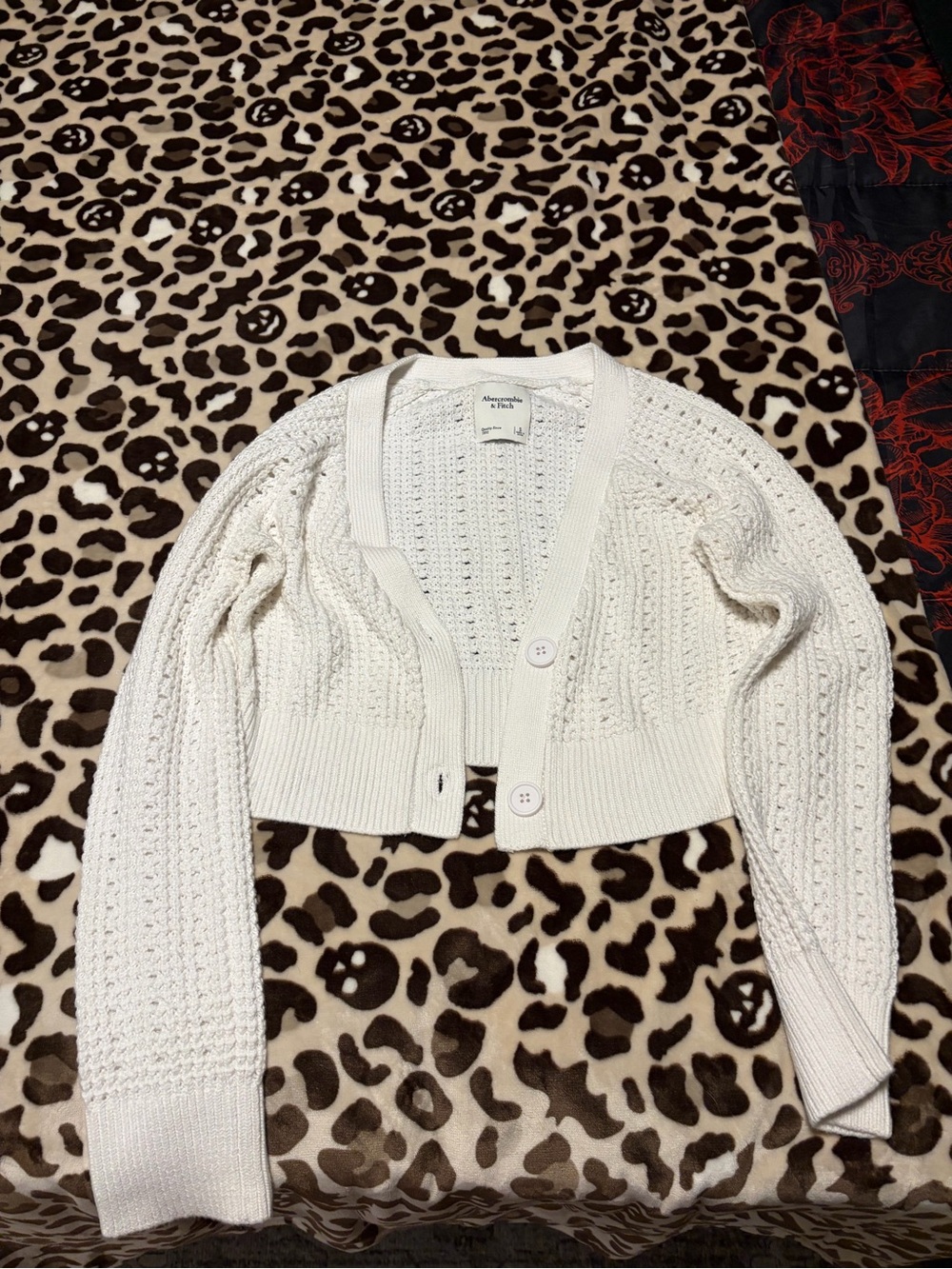 Abercrombie & Fitch Women's Cream Cropped Knit Cardigan